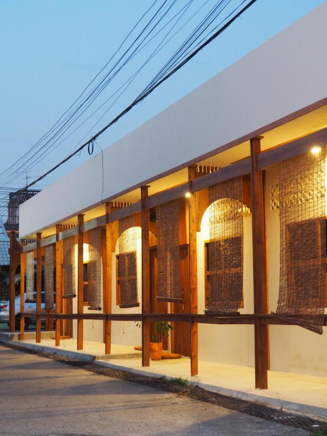 Готель Makai Nap Thai Mueang Екстер'єр фото